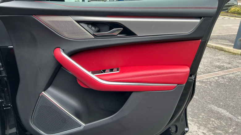 Jaguar F-Pace 2.0 D200 R-Dynamic Black 5dr Auto AWD Diesel Estate